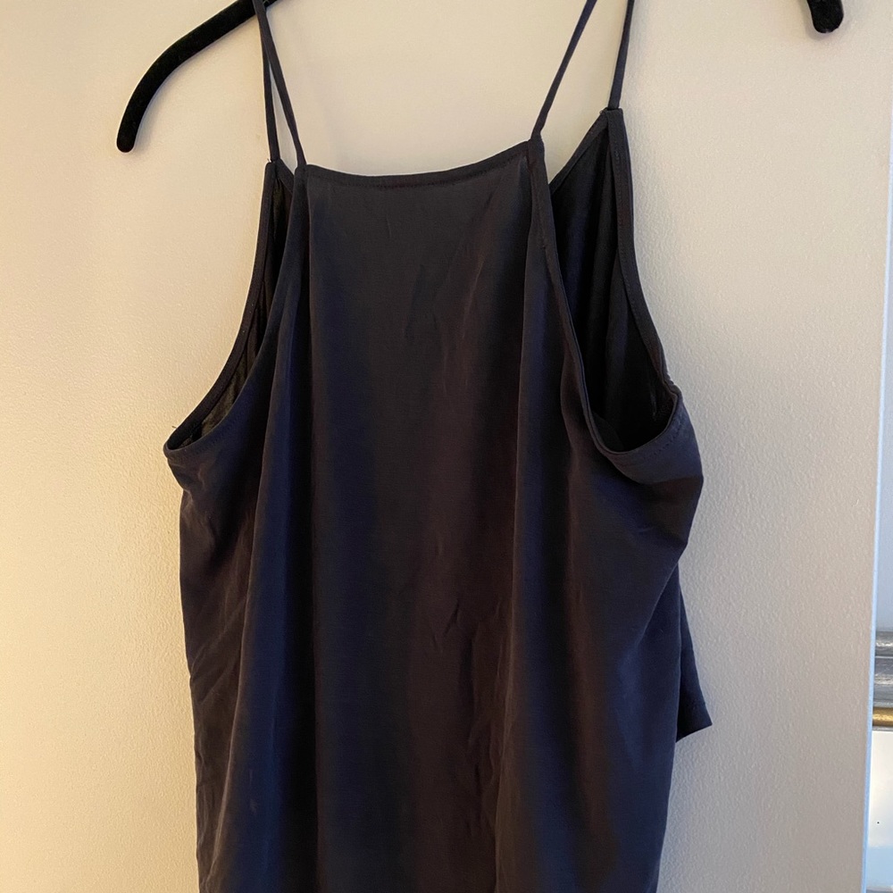 Graphite gray/black tank